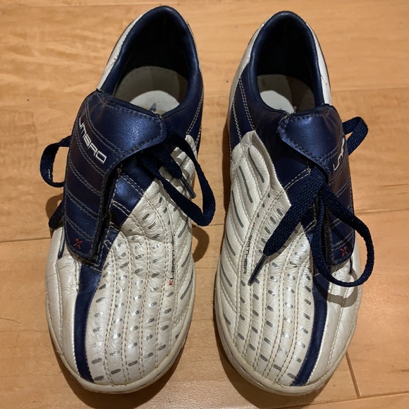 Indoor Umbro Women’s Soccer Shoes - size 7 - Picture 5 of 15
